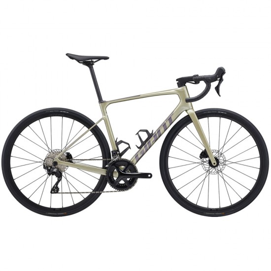 2024 Giant Defy Advanced 2 Road Bike